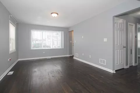 521 Miller Dr, Elgin, IL 60123 photo 8