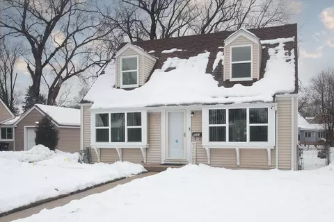 521 Miller Dr, Elgin, IL 60123