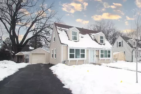 521 Miller Dr, Elgin, IL 60123 photo 2