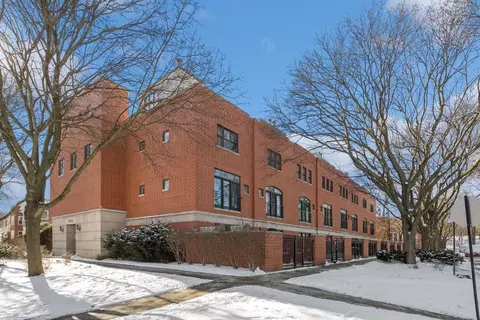 5844 N Hermitage Ave #O, Chicago, IL 60660