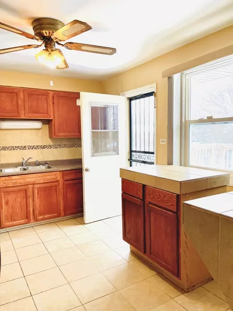 3514 Laurel Ln, Hazel Crest, IL 60429 photo 4
