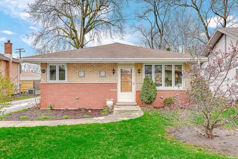 9830 Normandy Ave, Oak Lawn, IL 60453