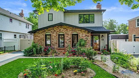 837 S Fairfield Ave, Elmhurst, IL 60126