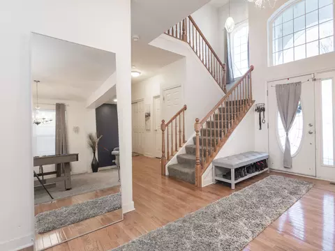 2047 Amelia Ln, Hoffman Estates, IL 60192 photo 11