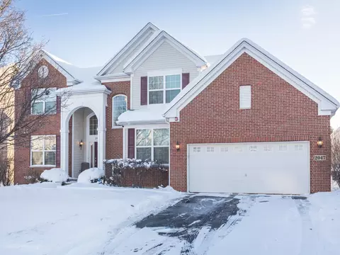2047 Amelia Ln, Hoffman Estates, IL 60192