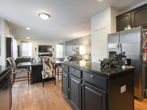 2047 Amelia Ln, Hoffman Estates, IL 60192 photo 17