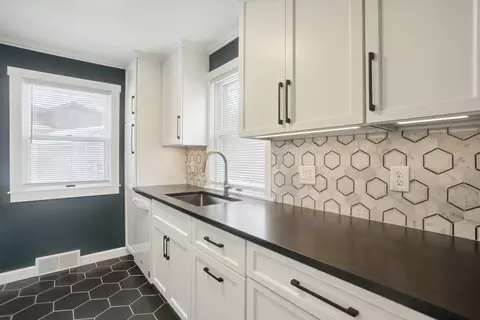 321 Royal Ct, Champaign, IL 61821 photo 9