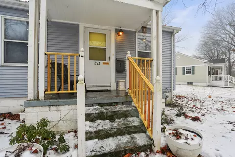 321 Royal Ct, Champaign, IL 61821 photo 3