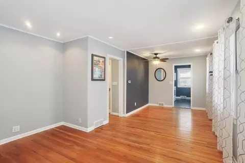 321 Royal Ct, Champaign, IL 61821 photo 5