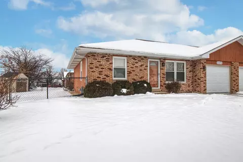 2452 Red Oak Trl, Crest Hill, IL 60403