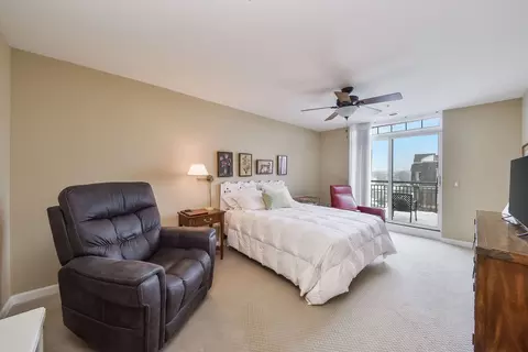 255 E Liberty Dr #704-2, Wheaton, IL 60187 photo 13