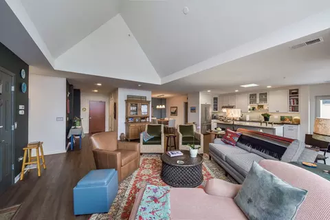 255 E Liberty Dr #704-2, Wheaton, IL 60187 photo 4