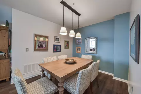 255 E Liberty Dr #704-2, Wheaton, IL 60187 photo 11