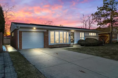 9542 Oleander Ave, Morton Grove, IL 60053