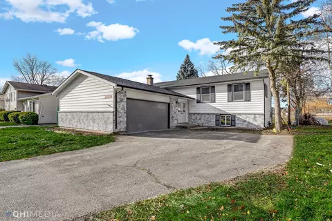 20584 N Celia Ave, Lincolnshire, IL 60069