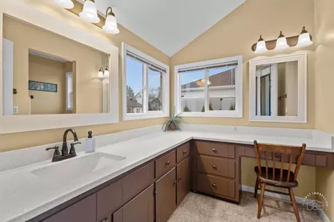 Bath - 504 Banbury Ave, Elburn, IL 60119 photo 1 of 2