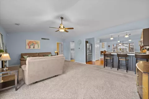 Living - 504 Banbury Ave, Elburn, IL 60119 photo 3 of 3