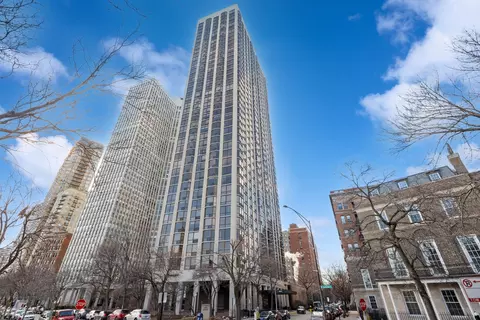 2650 N Lakeview Ave #3310, Chicago, IL 60614