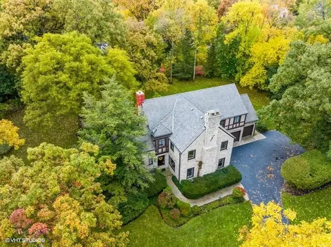 260 Shadowood Ln, Northfield, IL 60093