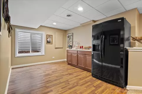 Kitchen - 14211 Chalk Hill Rd, Plainfield, IL 60544 photo 3 of 3