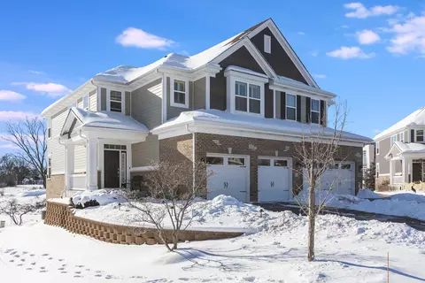 27 W187 Breme Dr, Warrenville, IL 60555