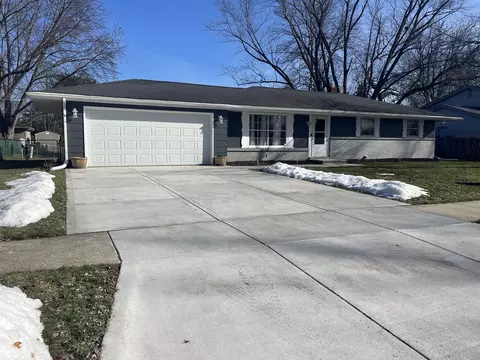 918 Esmond Dr, Rockford, IL 61108