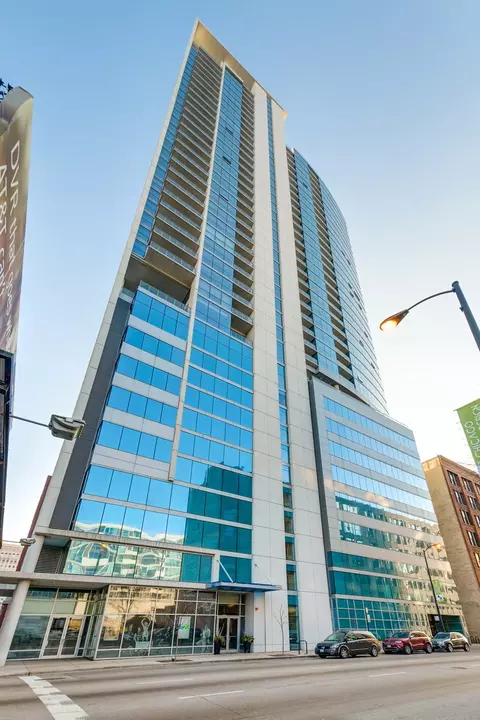 303 W Ohio St #2808, Chicago, IL 60654