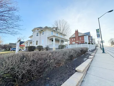 405 W Main St, Saint Charles, IL 60174