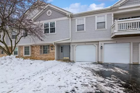 1218 Ballantrae Pl #D, Mundelein, IL 60060