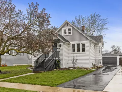 332 W View St, Lombard, IL 60148