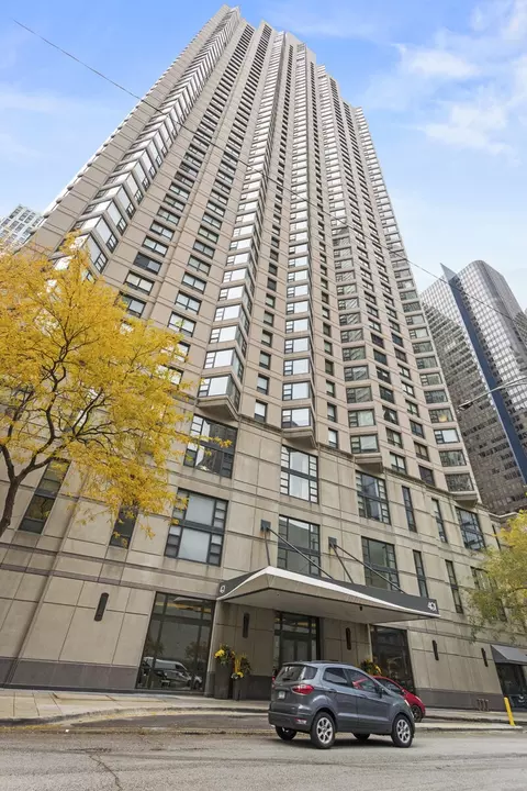 401 E Ontario St #1003, Chicago, IL 60611