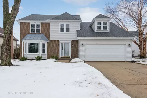 1220 Cedar Creek Dr, Lake Zurich, IL 60047