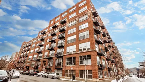 1500 W Monroe St #620, Chicago, IL 60607