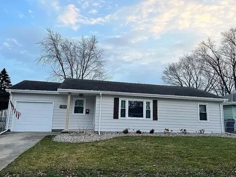 1324 Riverlane Dr, Bradley, IL 60915