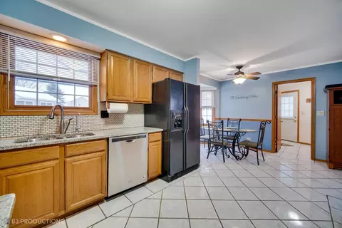 4404 Cove Cir, Plainfield, IL 60586 photo 7