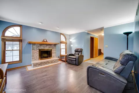 4404 Cove Cir, Plainfield, IL 60586 photo 5