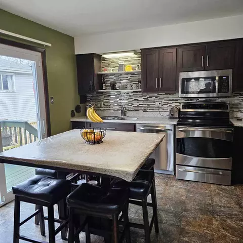 Kitchen - 1495 Coloma Pl, Wheaton, IL 60189 photo 2 of 4