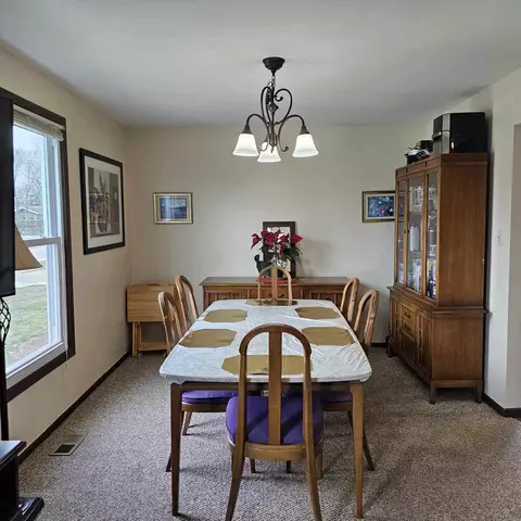Dining - 1495 Coloma Pl, Wheaton, IL 60189 photo 1 of 3
