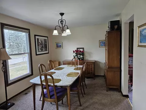 Dining - 1495 Coloma Pl, Wheaton, IL 60189 photo 2 of 3
