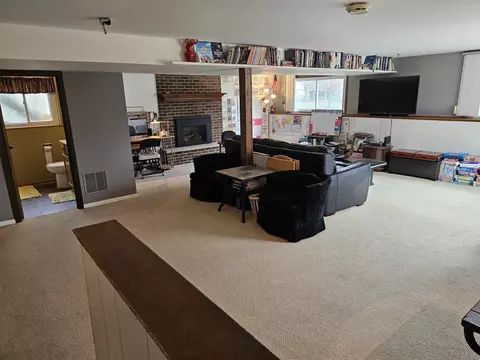 Living - 1495 Coloma Pl, Wheaton, IL 60189 photo 6 of 7