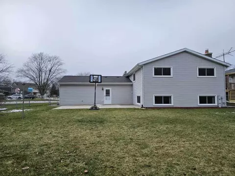 Exterior - 1495 Coloma Pl, Wheaton, IL 60189 photo 2 of 3