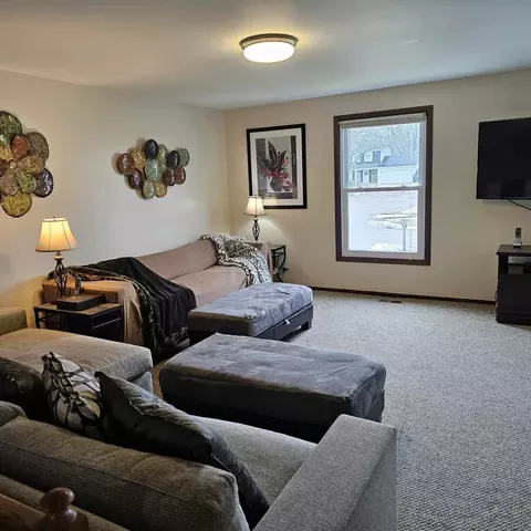 Living - 1495 Coloma Pl, Wheaton, IL 60189 photo 1 of 7