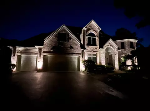 Exterior - 738 Fox Run Dr, Geneva, IL 60134 photo 9 of 9