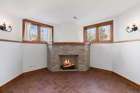 Living - 738 Fox Run Dr, Geneva, IL 60134 photo 9 of 9