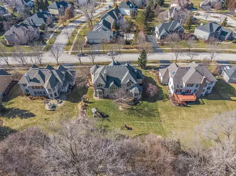 View/Area - 738 Fox Run Dr, Geneva, IL 60134 photo 4 of 7