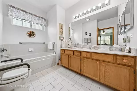 Bath - 13651 S Redbud Dr, Plainfield, IL 60544 photo 1 of 3