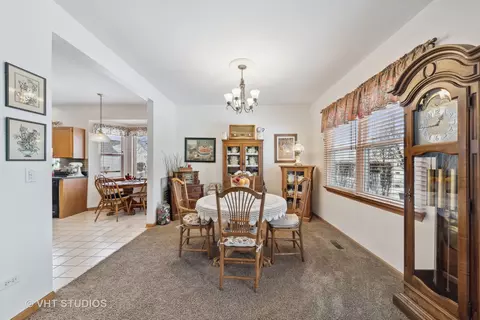 Dining - 13651 S Redbud Dr, Plainfield, IL 60544 photo 2 of 2