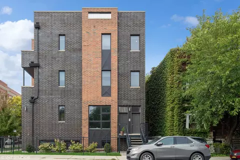2656 W Augusta Blvd #1, Chicago, IL 60622