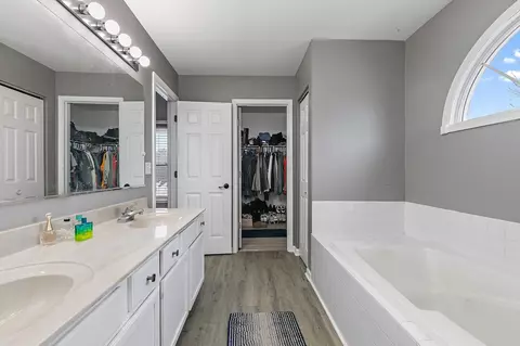 4713 Oregon Trl, Mchenry, IL 60050 photo 18