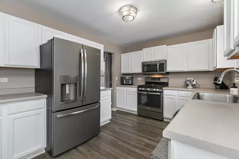 4713 Oregon Trl, Mchenry, IL 60050 photo 8